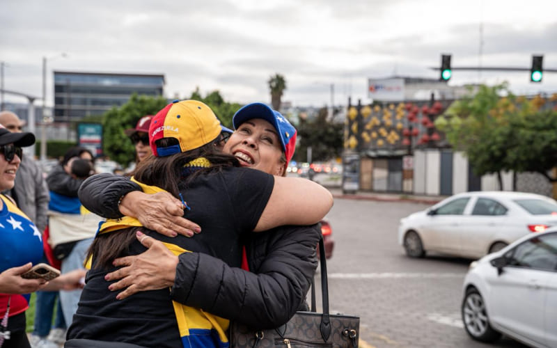Comunidad venezolana en Tijuana se reúne para celebrar la captura de Nicolás Maduro, lo que señalan como “uno de los mejores días de sus vidas”