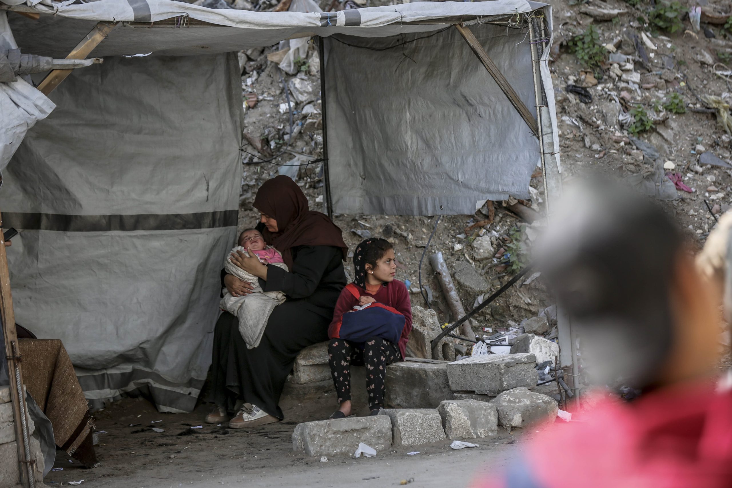 Los gazatíes se afanan en sobrevivir mientras Estados Unidos diseña su futuro a sus espaldas