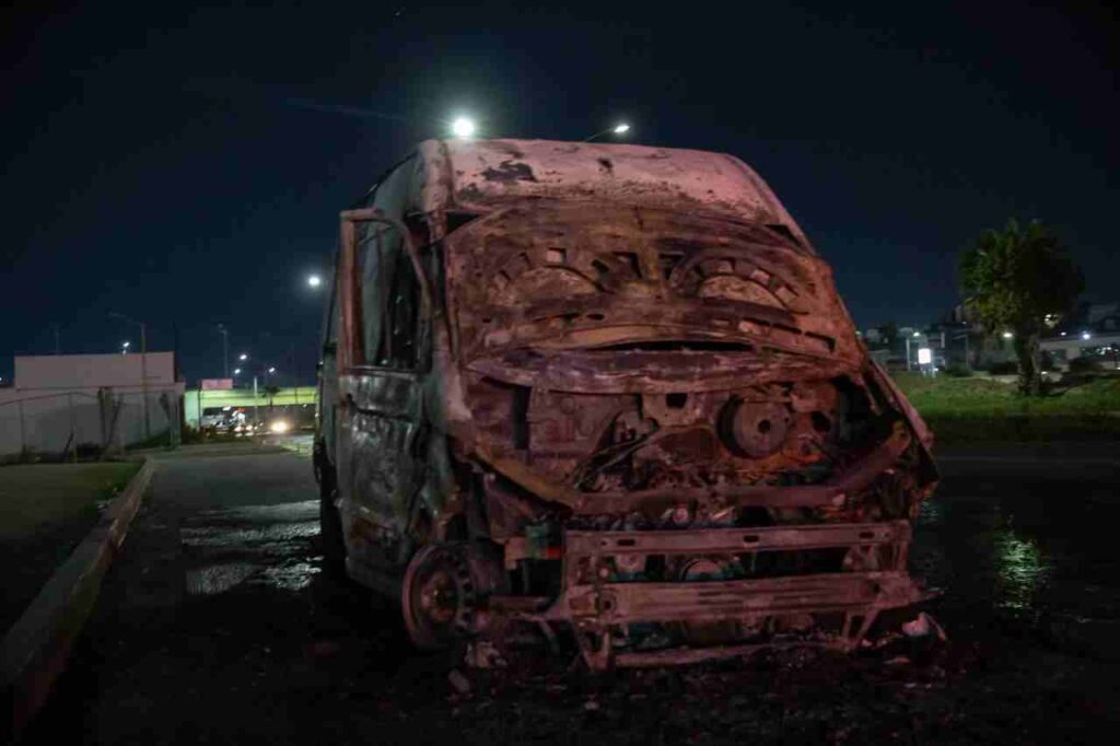 Camión cargado de sueros se incendia en la Vía Rápida Oriente