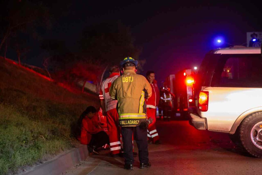 Volcadura en la Vía Rápida Oriente; conductora resulta ilesa