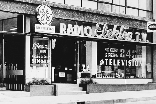 El día que Elektra dejó de vender a crédito y suspendió los abonos chiquitos por una fuerte crisis