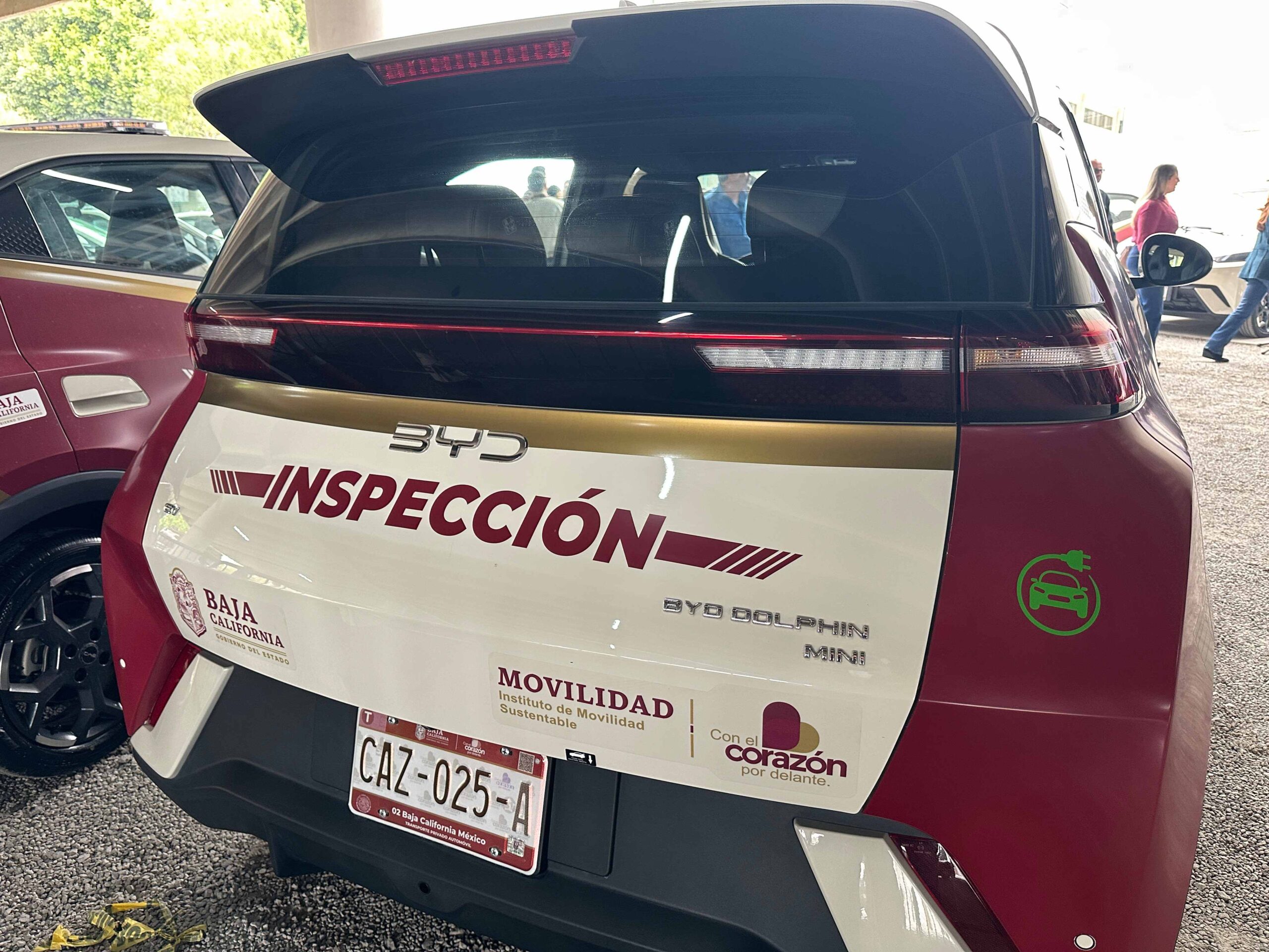 Gobernadora Marina del Pilar da banderazo a 14 unidades eléctricas del IMOS en Tijuana