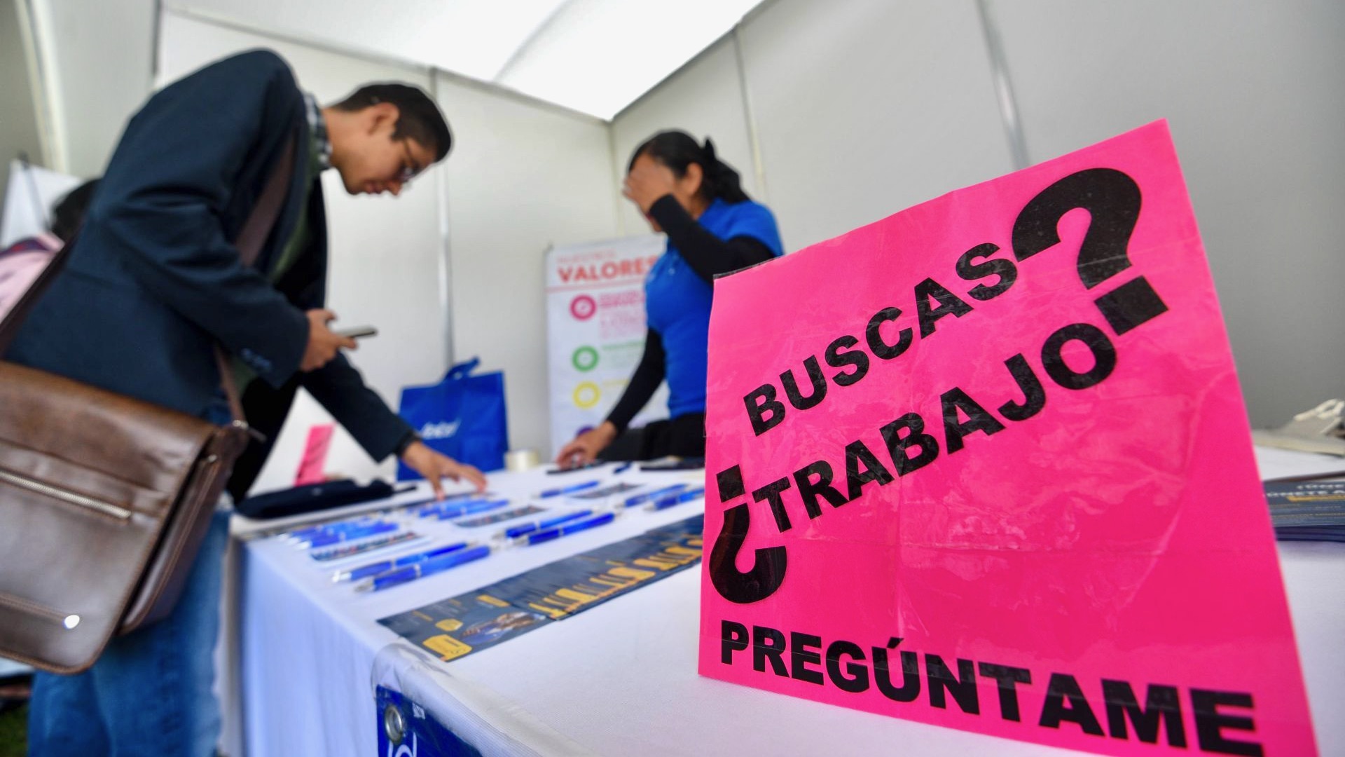 Más costos, menos plazas: ¿qué está frenando el empleo en México?