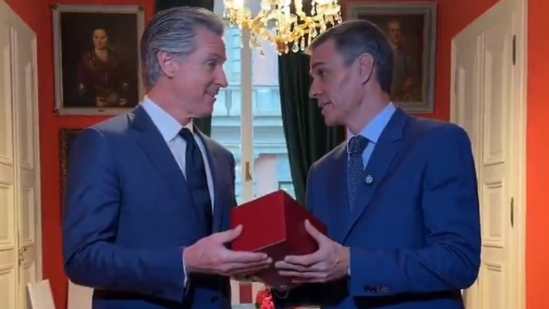 ¿Sánchez va por delante o en dirección contraria?