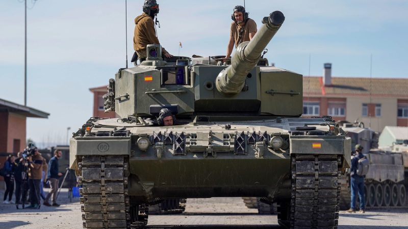 Trump amenaza a la UE con represalias por la regulación que prima las armas europeas