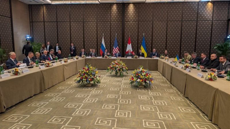 Kiev y Moscú abordan los escollos para alcanzar un acuerdo de paz en un encuentro que los rusos tildan de “tenso”