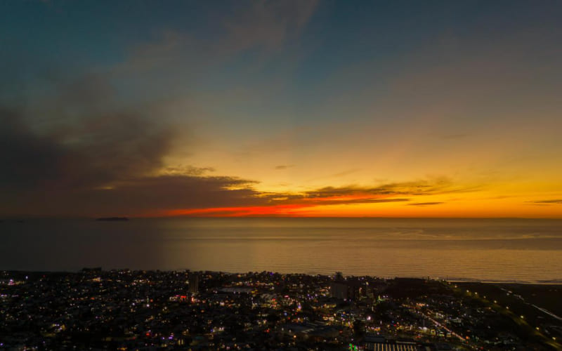 Colorido atardecer de febrero en Playas de Tijuana