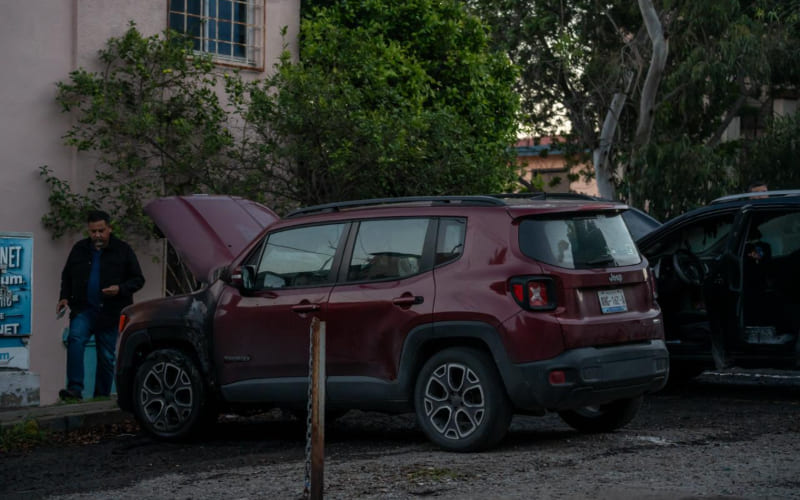 Incendian tres vehículos en Residencial Agua Caliente