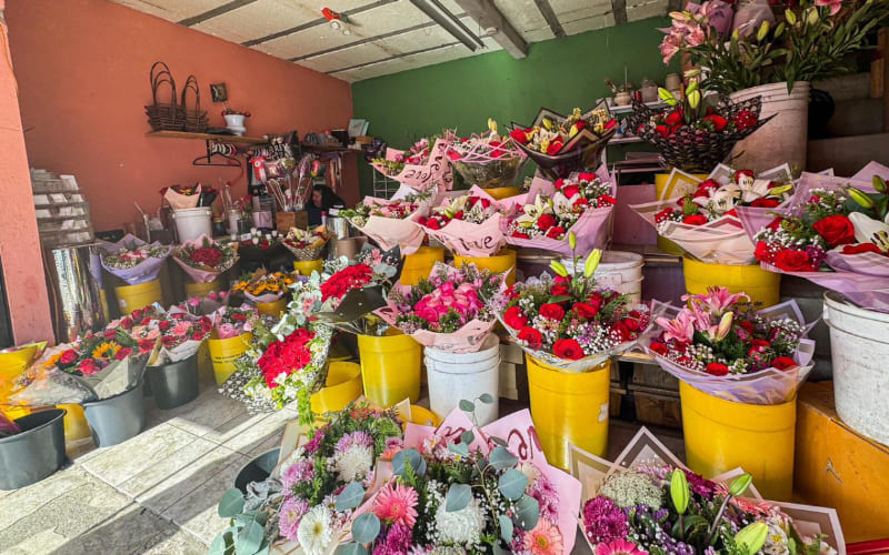 Floristas reportan aumento en ventas durante el fin de semana del Día del Amor y la Amistad