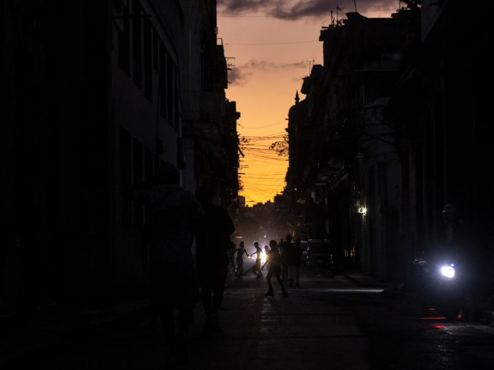 El hundimiento de Cuba: “Somos un altar de sacrificios”