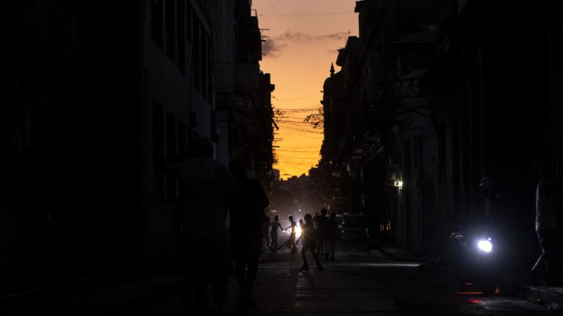 El hundimiento de Cuba: “Somos un altar de sacrificios”