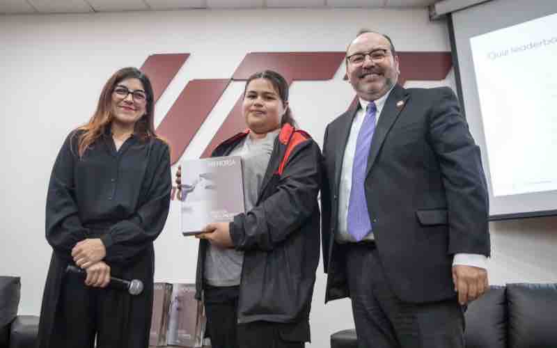 INE presenta memoria gráfica del proceso electoral 2023-2024 ante estudiantes de la UTT