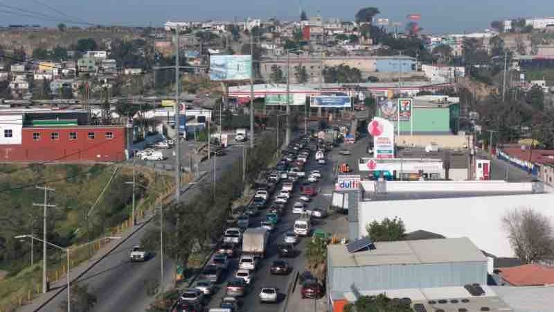 Accidente mantiene tráfico intenso en el Libramiento Sur rumbo a Playas de Tijuana