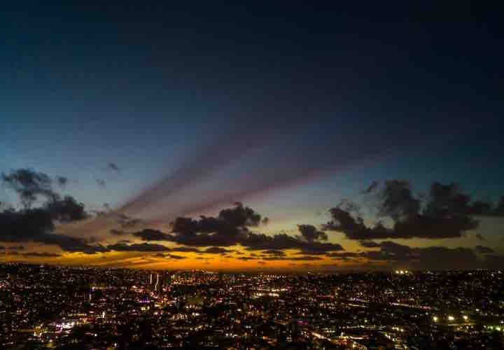 Colorido atardecer marca el inicio de la Cuaresma en Tijuana