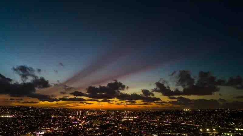 Colorido atardecer marca el inicio de la Cuaresma en Tijuana