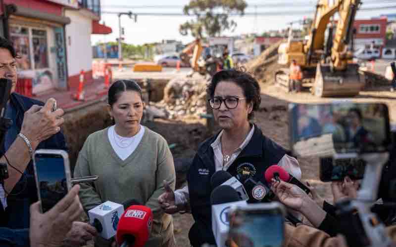 Socavón en Rosarito expone riesgos del uso de alcantarillas por personas en situación de calle