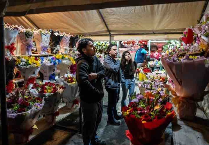 Comienzan las ventas por San Valentín en la Zona Centro de Tijuana