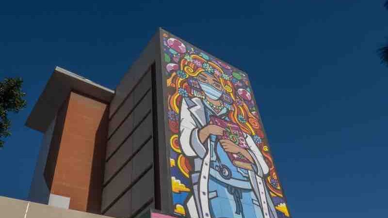 «Cuando el arte urbano genera identidad: el mensaje social de «Mujer en la Salud»