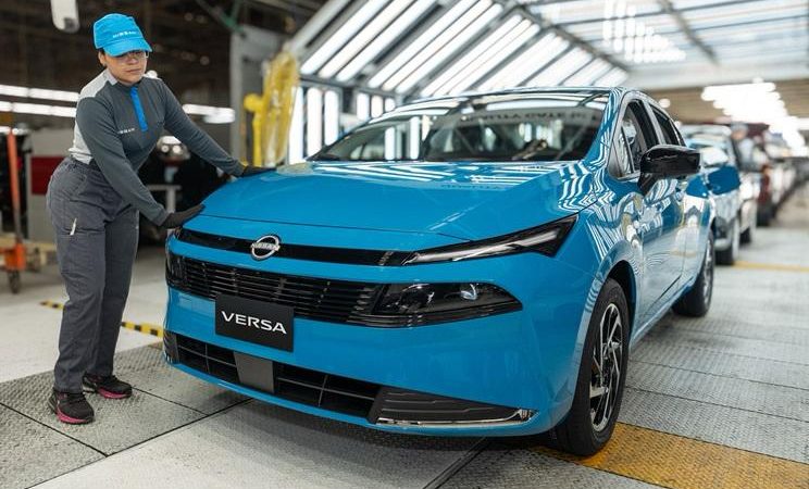 Nissan inicia producción del Versa 2026, la evolución del modelo ícono de Aguascalientes y rey de las ventas