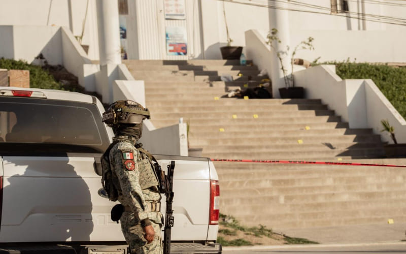 Ataque armado en clínica de rehabilitación deja un muerto y un herido grave en Tijuana