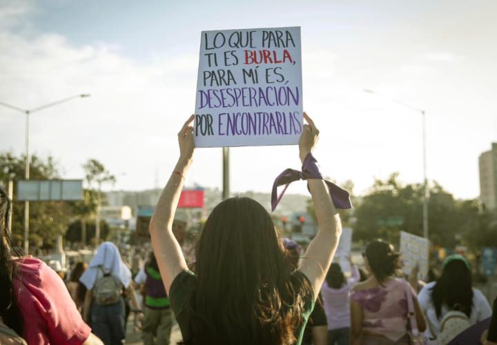 Más de 2 mil 500 mujeres marchan en Tijuana durante el 8M; colectivos exigen justicia y alto a la violencia