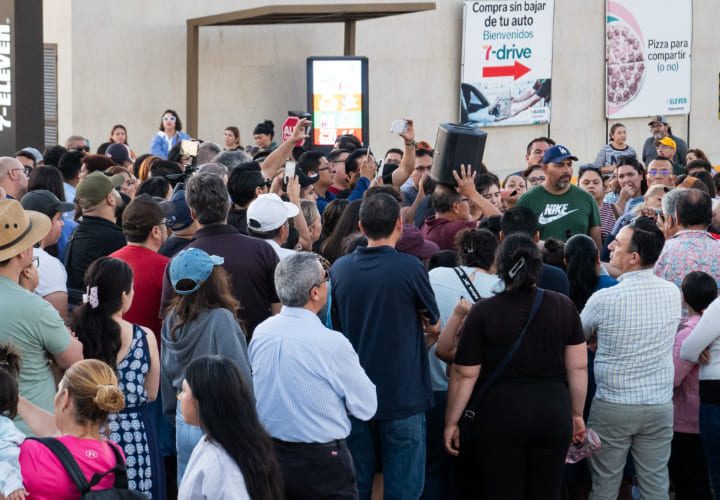 Residentes de Santa Fe protestan contra panteón; Ayuntamiento detiene proyecto