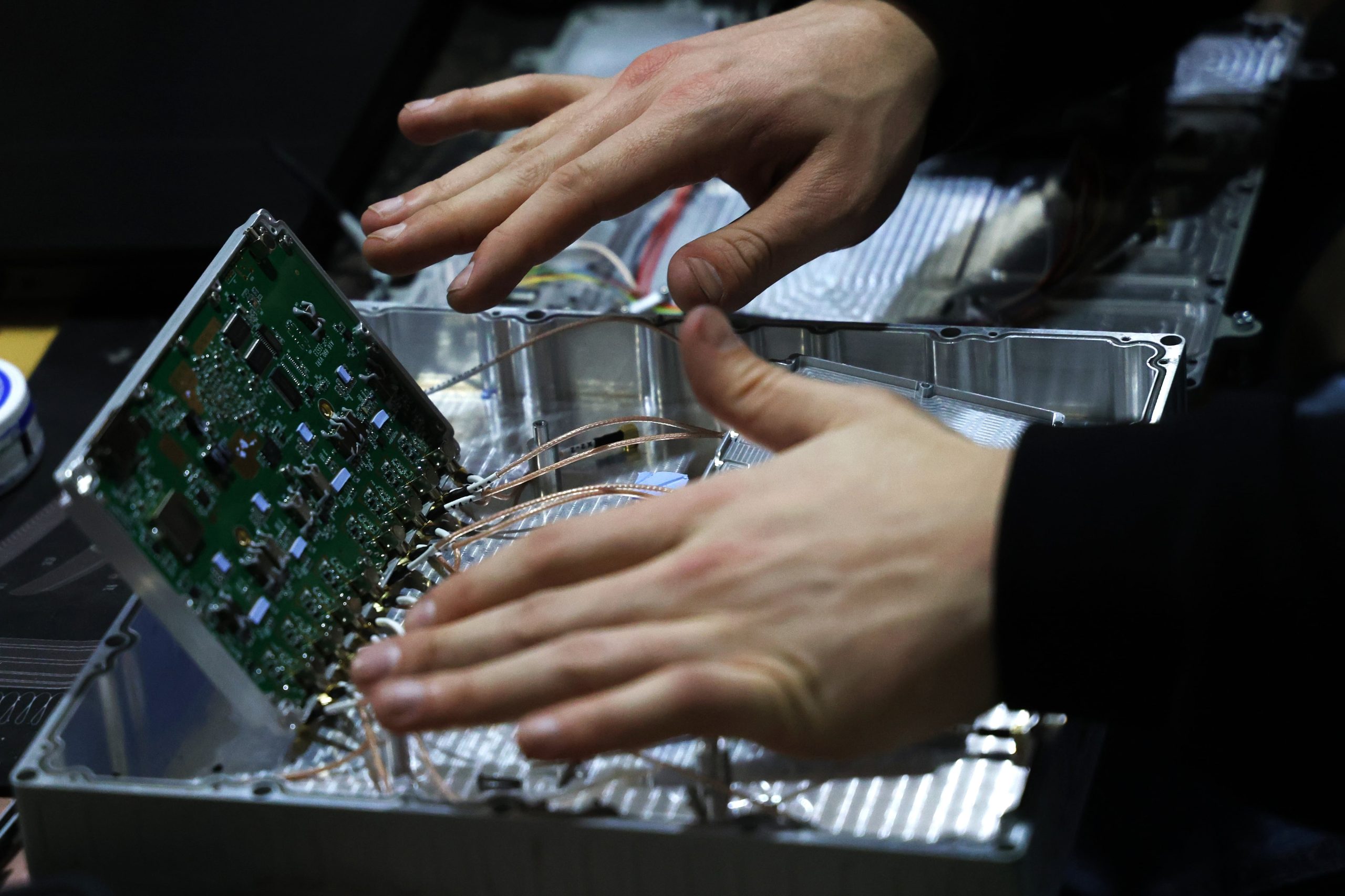 Los sótanos del frente de combate donde Ucrania se especializa en la guerra electrónica