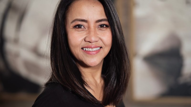 Un juez federal anula los despidos masivos de periodistas de Voice of America ordenados por Trump