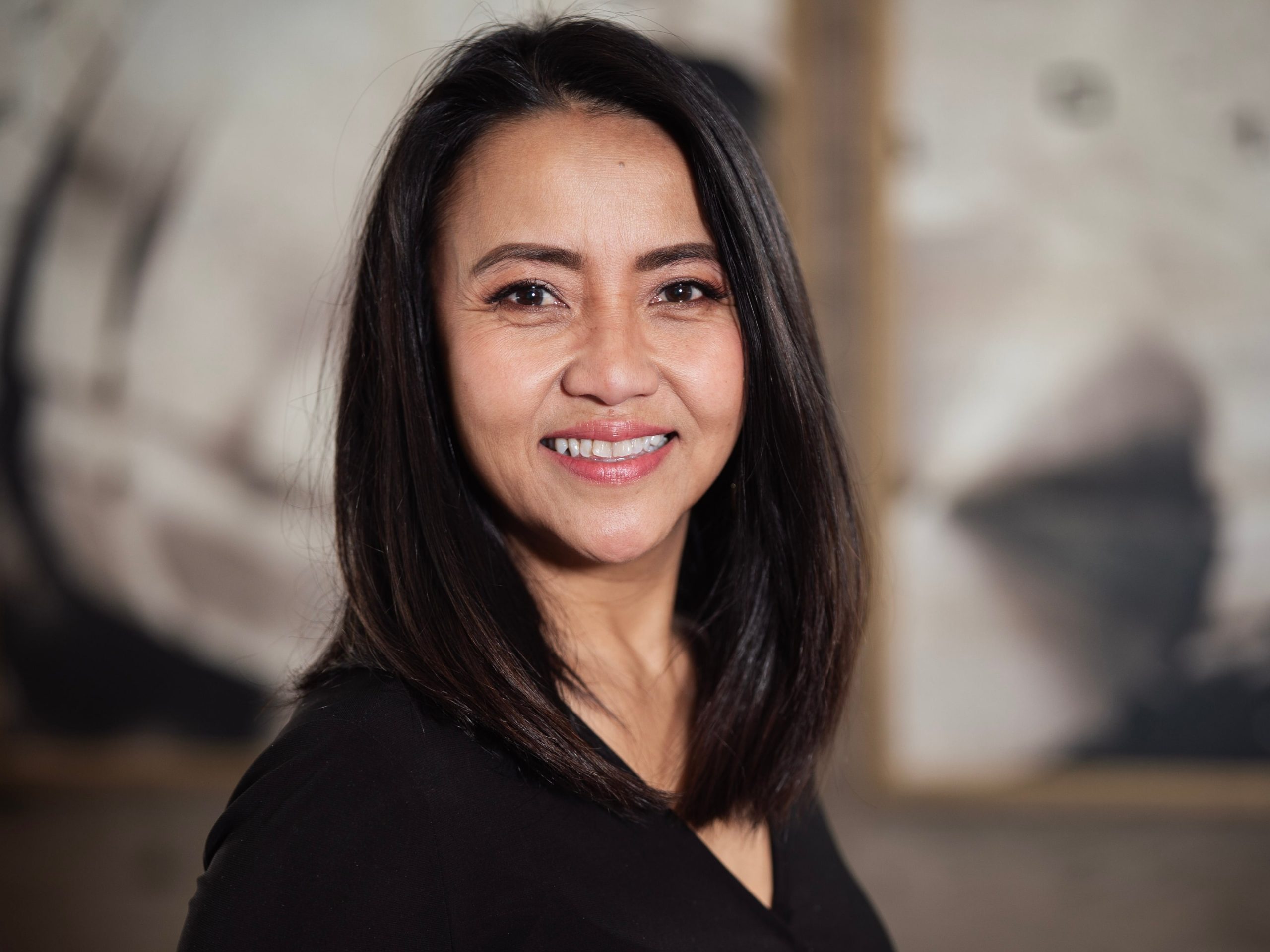 Un juez federal anula los despidos masivos de periodistas de Voice of America ordenados por Trump