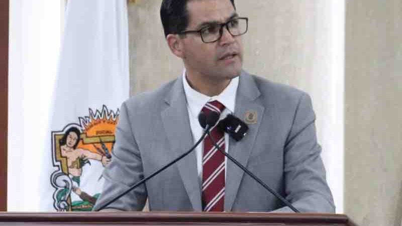 Aborda diputado Humberto Valle la problemática generada por la falta de docentes en los CAED