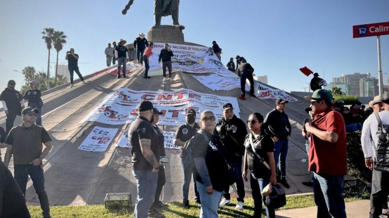 Maestros de la CNTE se movilizan desde zona río por paro nacional de 72 horas