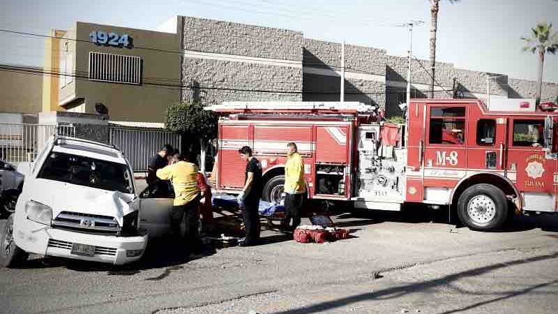 Fuerte accidente deja un lesionada en la colonia Baja Maq El Aguila