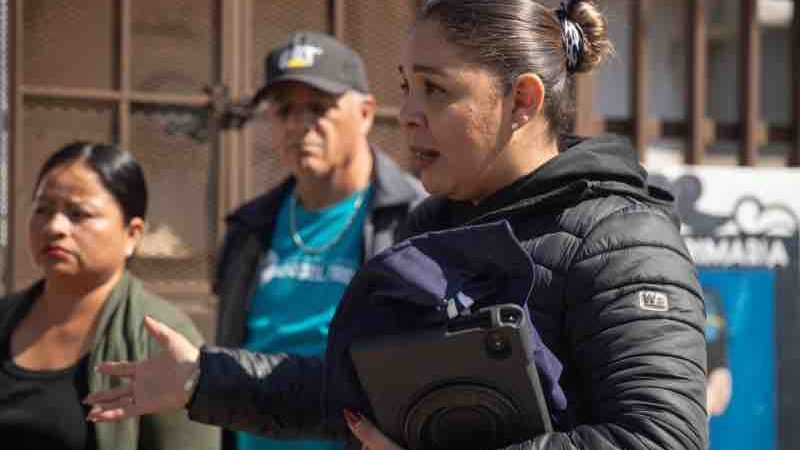 Padres de familia protestan por posible cierre de primer grado en primaria Francisco Márquez