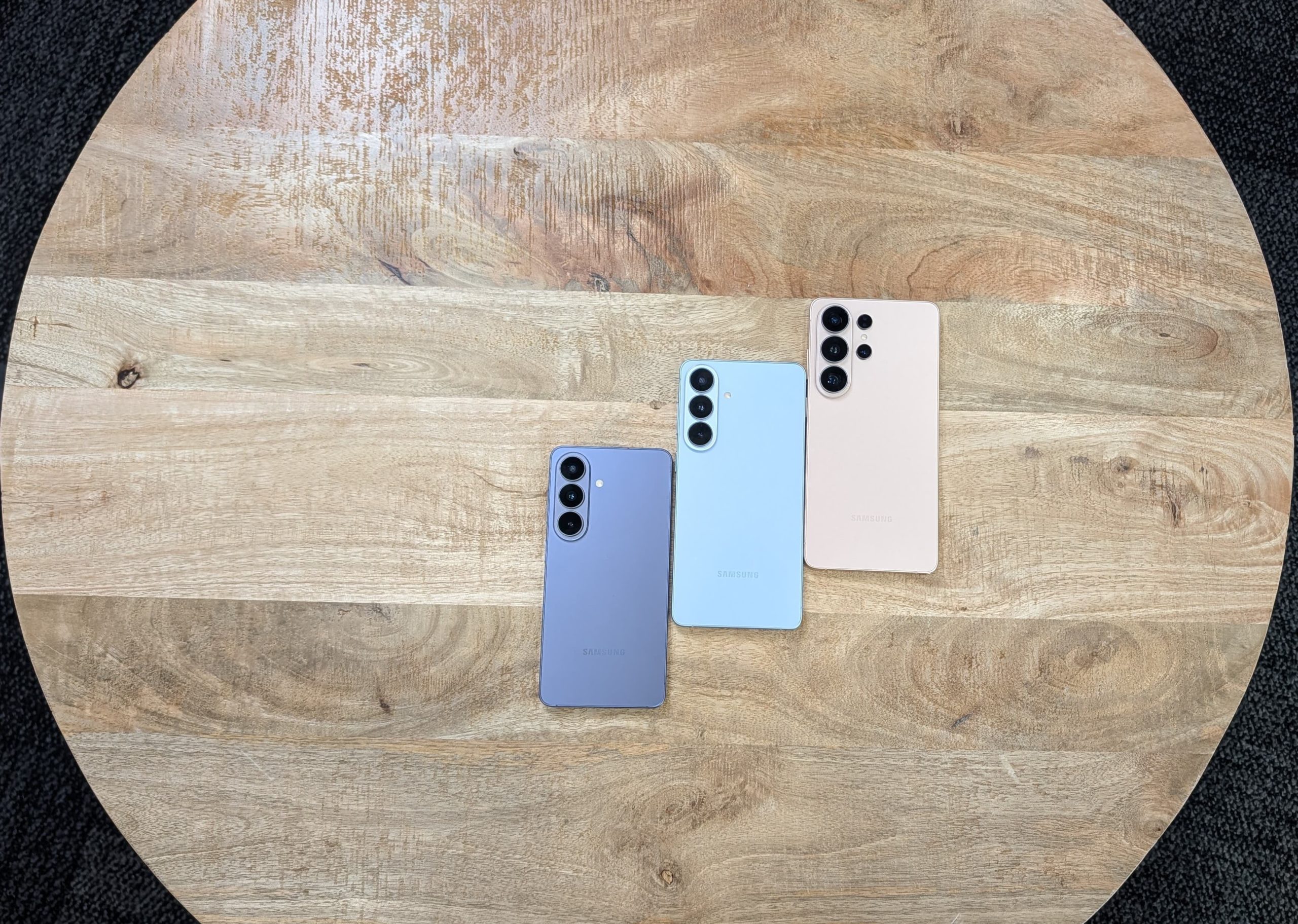 Samsung Galaxy S26 Ultra con pantalla anti espías y acceso a Perplexity